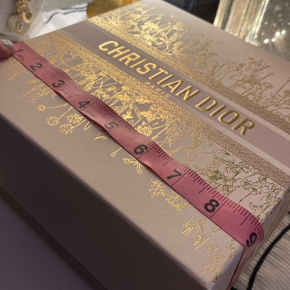 Dior Mother’s Day Gift Box Limited Edition - Picture 7 of 11